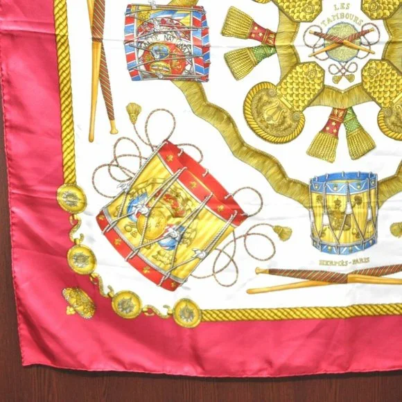 Authentic HERMES Carre 90 Scarf "LES TAMBOURS" Silk Red - Picture 5 of 12
